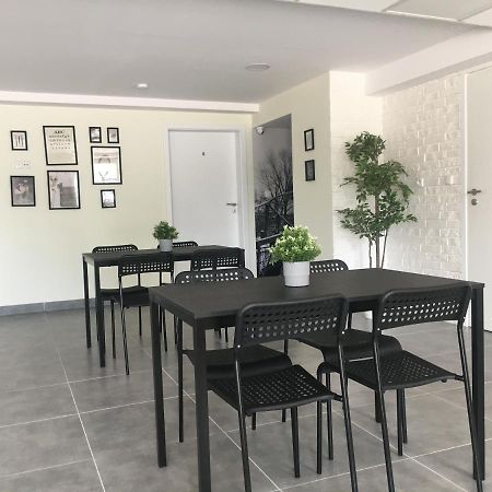 Hostel Opolska 11-19 ヴロツワフ エクステリア 写真
