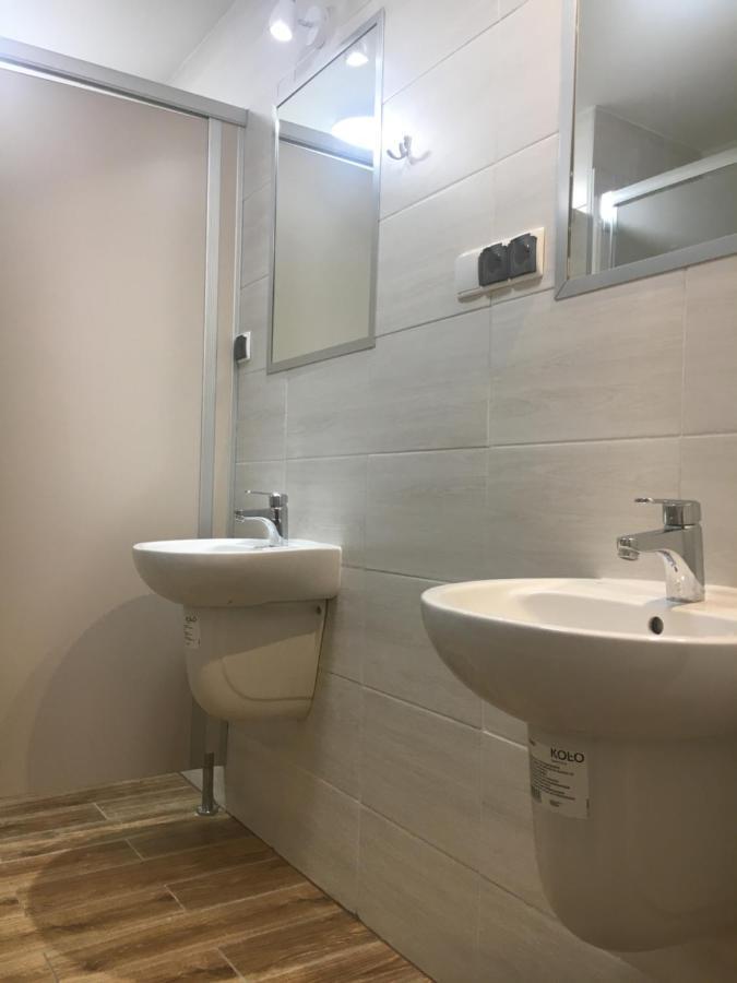 Hostel Opolska 11-19 ヴロツワフ エクステリア 写真