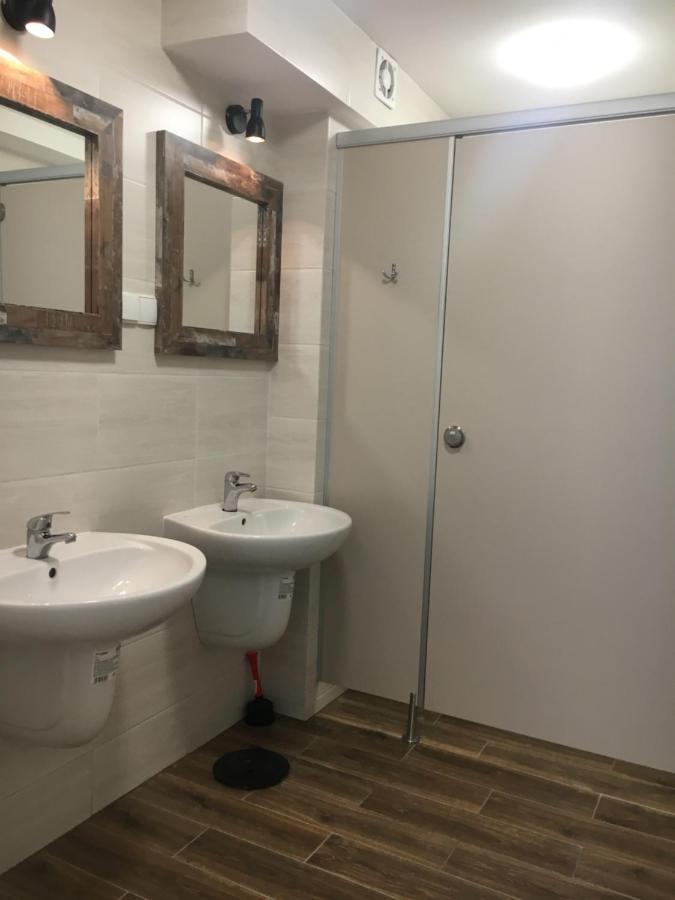 Hostel Opolska 11-19 ヴロツワフ エクステリア 写真