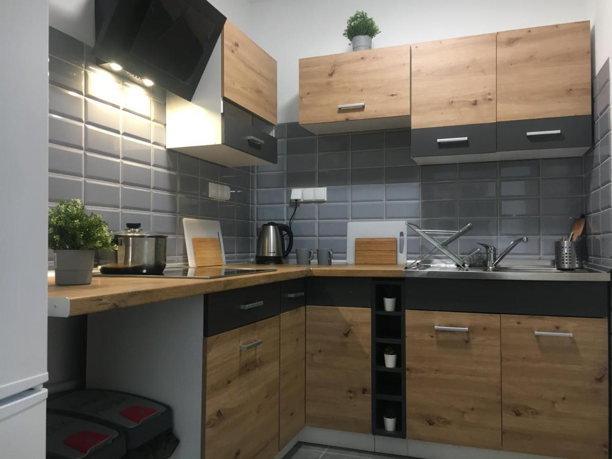 Hostel Opolska 11-19 ヴロツワフ エクステリア 写真
